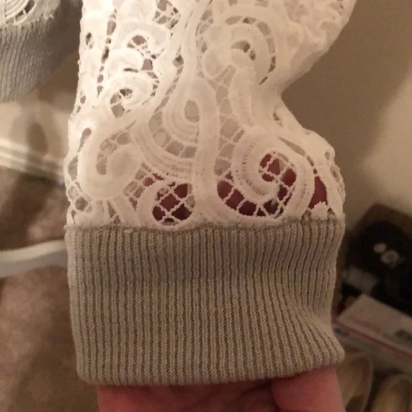 Rebecca Elliot white lace bomber jacket. Sz medium - Picture 6 of 8